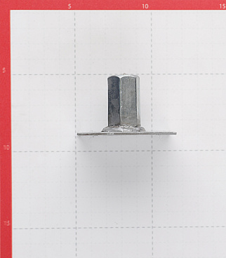 Пластина опорная оцинкованная 60х60х2 мм с гайкой М12