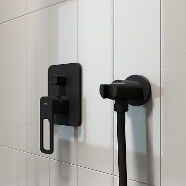 Подключение шланга Iddis Built-in Shower Accessories с держателем латунь черное (003BL01i62)