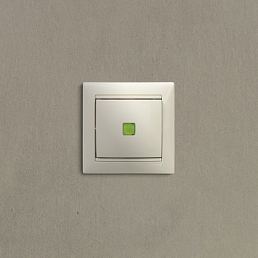 Выключатель Legrand Valena одноклавишный встраиваемый слоновая кость с подсветкой (695601)