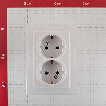 Розетка Svet встраиваемая белая (0216-00281)