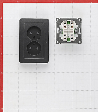 Розетка Hegel Master встраиваемая черная (РС16-341-08)