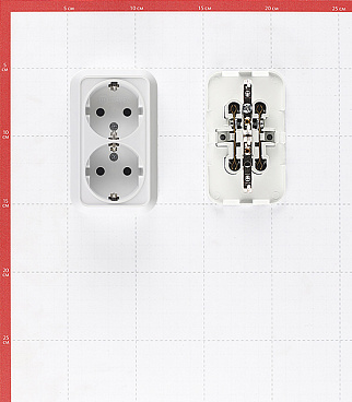 Розетка Makel Siva Ustu накладная белая (45182)