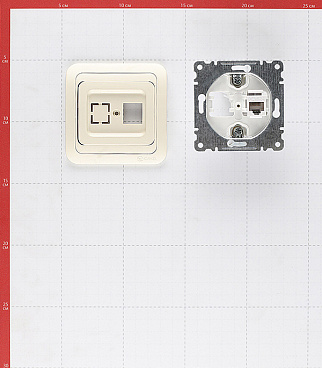 Розетка компьютерная Makel Mimoza встраиваемая бежевая RJ45 (25035)