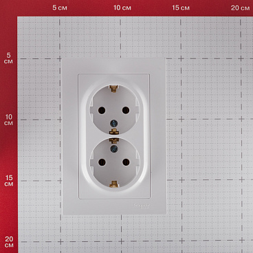 Розетка Systeme Electric AtlasDesign встраиваемая белая (ATN000124)