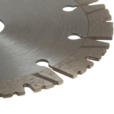 Диск алмазный по бетону Kronger Bullet 125х22,2х2,3 мм сегментный сухой рез (B200125B)