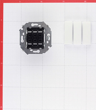 Выключатель Simon 15 трехклавишный встраиваемый белый (1591391-030)