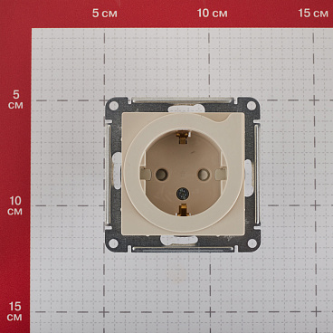 Розетка Systeme Electric AtlasDesign встраиваемая бежевая со шторками с выталкивателем (ATN000247)