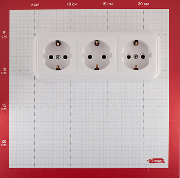 Розетка Svet накладная белая (0215-00821)