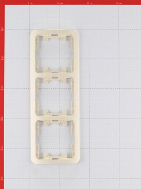 Рамка Makel Mimoza трехместная бежевая (32013)