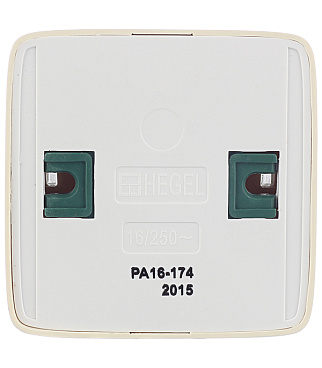 Розетка Hegel Alfa накладная слоновая кость тонкая со шторками (РА16-174-01)