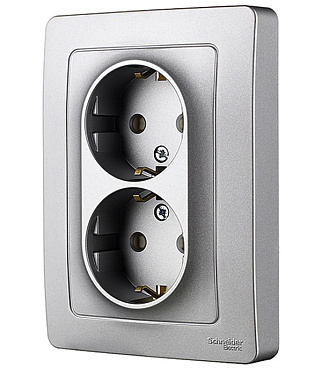 Розетка Systeme Electric Blanca встраиваемая алюминий со шторками (BLNRS001123)