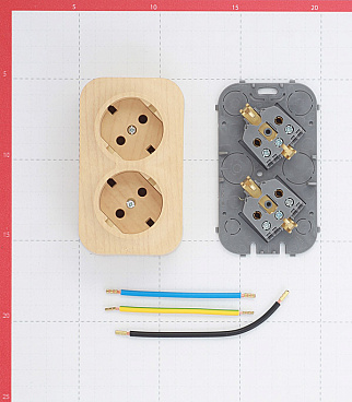 Розетка Legrand Quteo накладная дерево (782293)