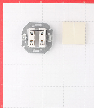 Выключатель Simon 15 двухклавишный встраиваемый слоновая кость (1591398-031)