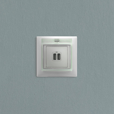 Розетка USB Legrand Valena встраиваемая белая 2хUSB-A (694370)