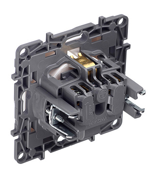 Розетка Legrand Etika встраиваемая белая со шторками (672222)