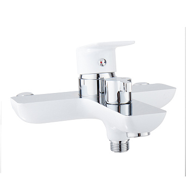 Смеситель для ванны Lavelly White Modern хром/белый однорычажный с коротким изливом с лейкой (623749)