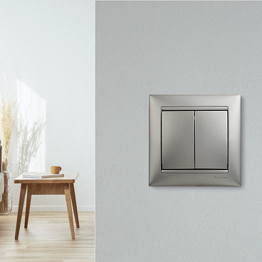 Выключатель Legrand Valena двухклавишный встраиваемый алюминий (694337)