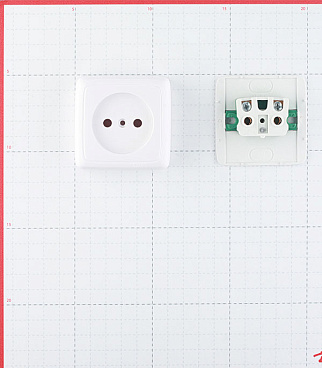 Розетка Hegel Alfa накладная белая (РА16-103)