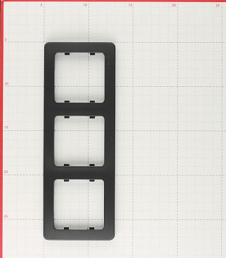 Рамка Hegel Master трехместная черная (Р403-08)