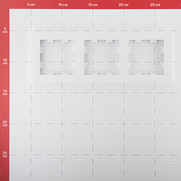 Рамка Systeme Electric AtlasDesign трехместная белая (ATN000103)