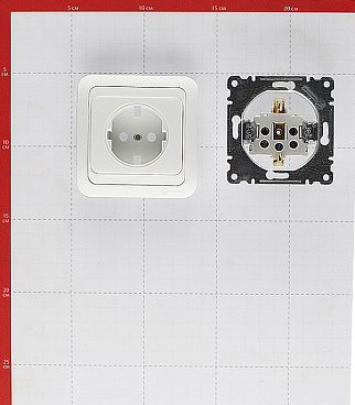 Розетка Makel Mimoza встраиваемая белая (12028)