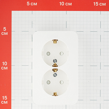 Розетка Systeme Electric Blanca накладная молочная со шторками (BLNRA011212)