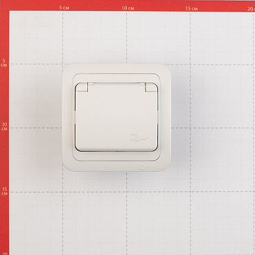 Розетка Makel Mimoza встраиваемая белая с крышкой (12009)