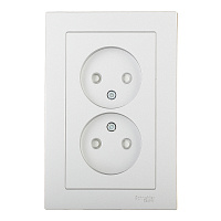 Розетка Systeme Electric AtlasDesign встраиваемая алюминий со шторками (ATN000322)