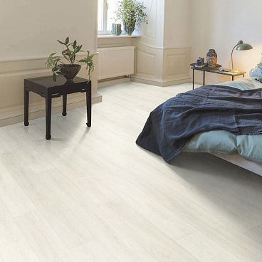 Ламинат 32 класс Egger Home дуб тосколано белый 1,99 кв.м 8 мм с фаской