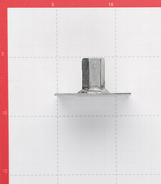 Пластина опорная оцинкованная 60х60х2 мм с гайкой М10