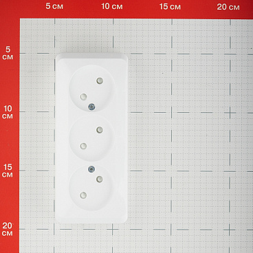 Розетка Systeme Electric Этюд накладная белая со шторками (PA16-010B)
