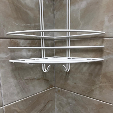 Полка для ванной Металаксон Drop угловая трехъярусная с крючками 200х200х585 мм металл белая (48991-3БМ)