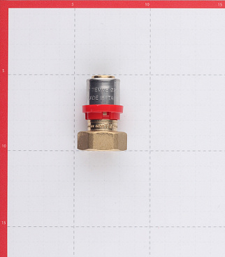 Соединитель прямой Tiemme с накидной гайкой под евроконус 20(пресс) х 3/4 ВР(г)