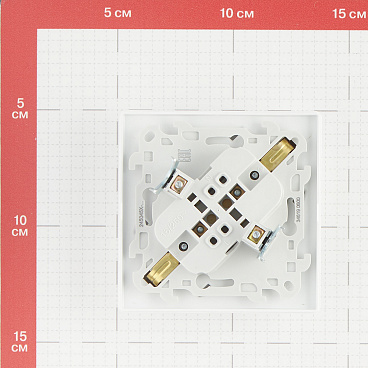 Розетка Simon 24 Harmonie встраиваемая белая (2450459-030)