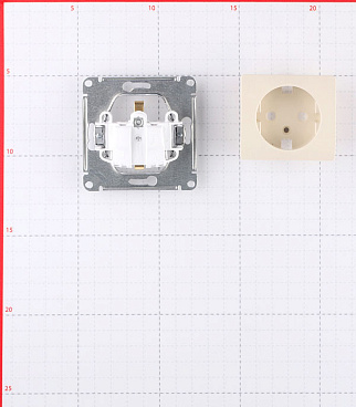 Розетка Systeme Electric Glossa встраиваемая бежевая (GSL000243)