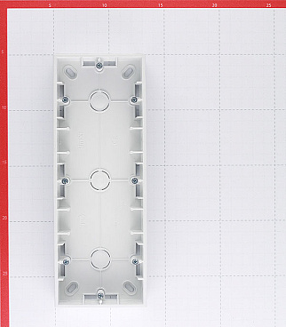 Коробка монтажная Simon 15 трехместная накладная алюминий (1590753-033)