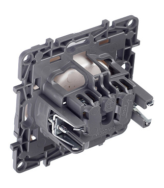 Розетка Legrand Etika встраиваемая слоновая кость (672320)