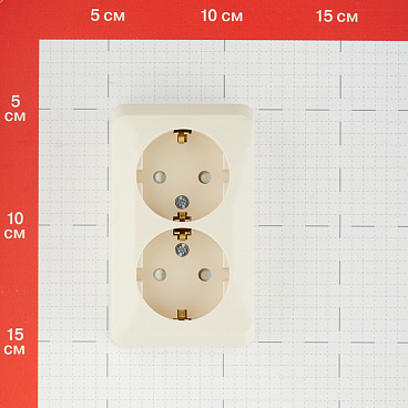 Розетка Systeme Electric Этюд накладная кремовая со шторками (PA16-008K)