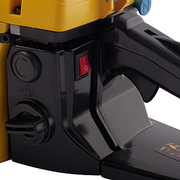 Бензопила Champion 251 3,13 л.с. 18" шаг 0,325" паз 1,5 мм 72 звена + подарочный набор