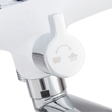 Смеситель для ванны Lavelly White Modern хром/белый однорычажный с длинным изливом с лейкой (623748)