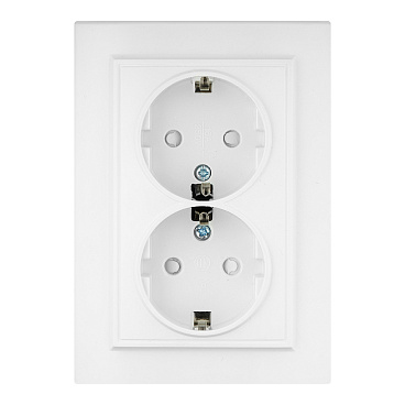 Розетка EKF Минск встраиваемая белая со шторками (ERR16-128-100)