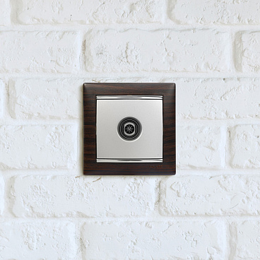 Розетка телевизионная Legrand Valena встраиваемая алюминий (694345)