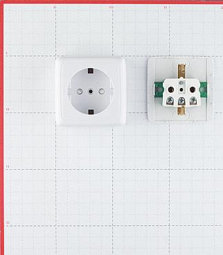 Розетка Hegel Alfa накладная белая со шторками (РА16-114)