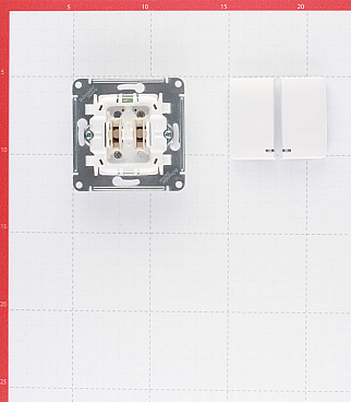 Выключатель Systeme Electric Glossa двухклавишный встраиваемый белый с подсветкой (GSL000153)