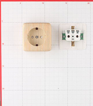 Розетка Hegel Alfa накладная сосна со шторками (РА16-114-02)