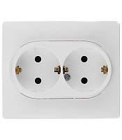 Розетка Legrand Etika встраиваемая белая (672223)
